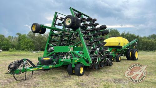 43ft JD 1895 Air Disc Drill w/ 430 Bushel JD 1910 Triple Compartment Air Cart, Drill s/n 1A8195XJEH755253, Cart s/n 1A81910HJEG755614