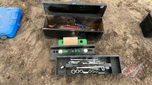 JD Toolbox w/ Tools & Mount