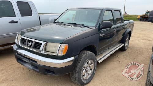 2000 Nissan Frontier XE Crew Cab, H178, 265,580km showing, VIN#1N6ED27Y5YC363032, Owner: Arnold Mitchell, Seller: Fraser Auction_________________, *** Keys & TOD in Office Trailer ***