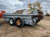 New Idea 3639 tandem axle manure spreader J57 - 2