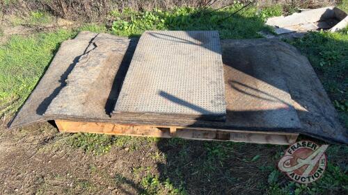 pallet of 1/2" rubber matting J45