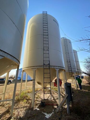 *4000-Bushel Grain Max, hopper bottom bin on skid (​​​​​​​Bins have until July 2021 to be removed)