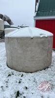 1250-gal poly tank (white)