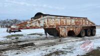 1989 39ft DeCap Tri-Axle Clam Dump Hopper Gravel Trailer, VIN: 89017CL25DET60086, Owner: Edith Desrochers, Seller: Fraser Auction_________________