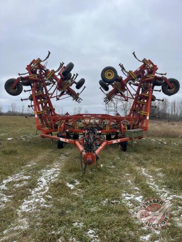 54’ Bourgault 9400 tillage with NH3 kit