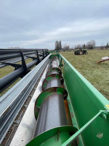 #1 JD 924 straight cut header s/nP631848