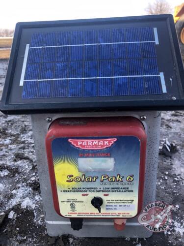 K39, Parmak 6-volt Solar Fencer - 25 Mile Range (C), S/N 5618144