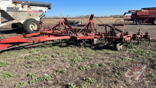 30ft IH 5500 Chisel Plow Tillage