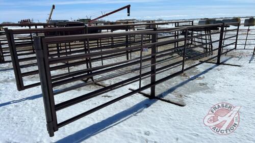 30&rsquo; freestanding panel with 12&rsquo; 360 hinge gate