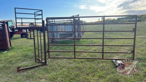 10ft Gate w/ Water Bowl Divider