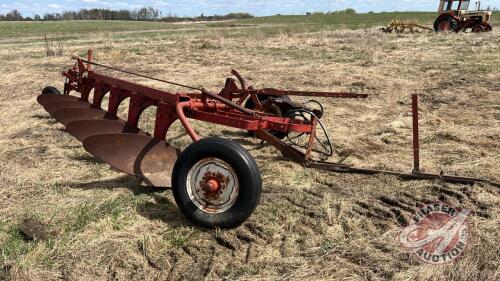 5-bottom IH Plow