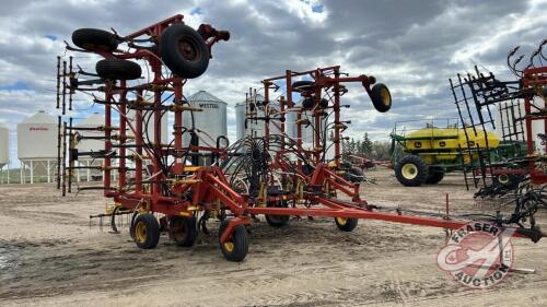 36’ Bourgault 8800 Air seeder