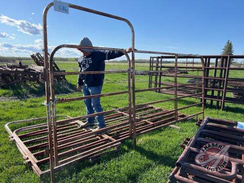 12’ panel with 4’ walk thru gate (1 1/4” tube)