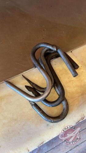 (4) short meat hooks