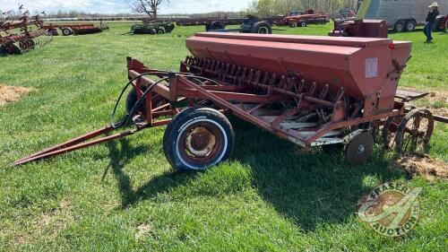 24 run IH 100 DD press drill