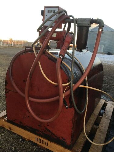 *skid tank w/12-volt pump & meter (pump not working)