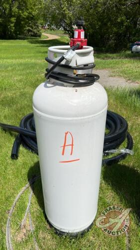 100lbs propane tank (A)