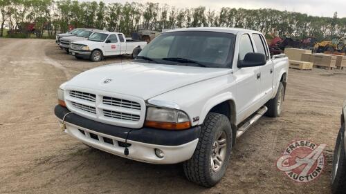 2004 Dodge Dakota truck, 194,392 showing, VIN: 1D7HG38N04S571391, SALVAGEABLE STATUS, F110, Owner: Spring Valley Colony LT, Seller: Fraser Auction __________________**Keys & TOD - Office**