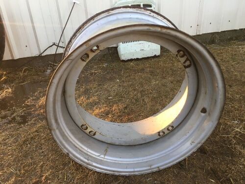 *W15L rim (fits CaseIH swather)