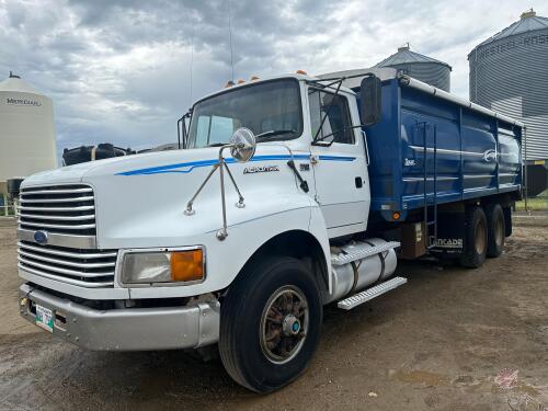 1994 Ford LTL 9000 Aero Max tandem axle grain truck 208,913 SHOWING, SAFETIED, VIN: 1FTYA95VXRVA48257, OWNER: SELLER: Kevin W Routledge, FRASER AUCTION______________