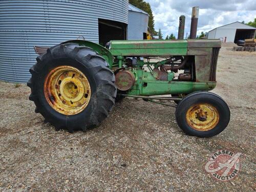 JD AR styled tractor (NOT RUNNING) s/n272953