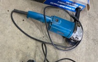 *Makita angle grinder