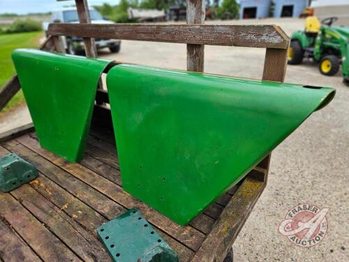 Set of 2 John Deere flat top fenders including mounting brackets