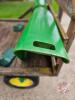 Set of 2 John Deere flat top fenders including mounting brackets - 4