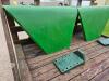 Set of 2 John Deere flat top fenders including mounting brackets - 8