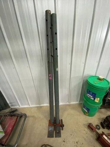 2 steel Tele-posts