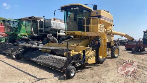 NH TR88 Twin rotor combine, S/N559419, H137 **Keys in office**