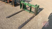 JD pallet forks for 640 loader, H178