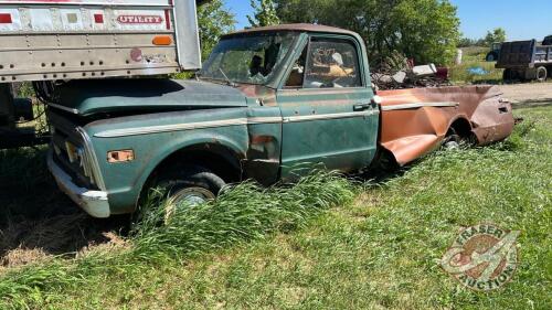 GMC truck parts(only parts, cab and frame are not selling)***Door, grille, hood, bumper, fenders** *