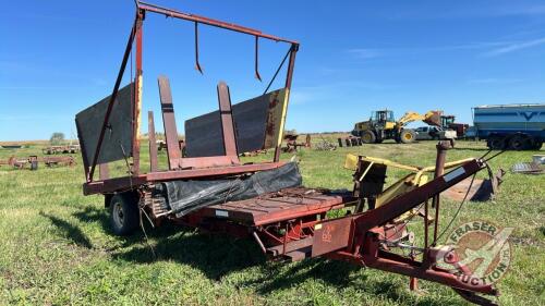 NH 1010 bale picker wagon