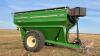 J & M Manufacturing 875 s/a grain cart - 2