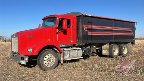 2009 Kenworth T800 t/a grain truck, Safetied, 1,487,141 showing, VIN: 1XKDD49X59J941825, Owner: James O Geekie, Seller: Fraser Auction _______________________