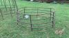 Low rnd bale ring for calves/sheep