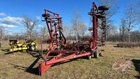 28’ CaseIH 5600 chisel plow