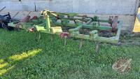 9’ 3 pt hitch tillage w/ 3 rows of shanks