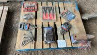 Asst’d tools, Flat wrenches, Pliers, Stubby wrenches, Small anvil