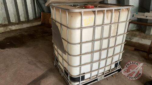 1000L poly tote w/crate