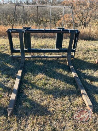 Worksaver Bale Spear loader mount, S/N HU355051100032, K34