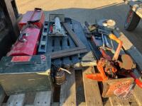 Pallet (E) Assorted tools and jacks, K31