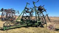 34’ JD 610 cultivator, S/N 002592