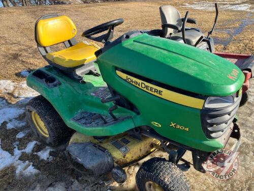 JD X304 Riding Lawnmower, K108 **Key in office trailer**