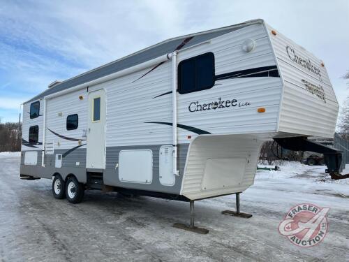 2007 30' Cherokee 5th wheel camper, VIN: 4X4FCKE248X106276, K100, Owner: Rosalie M Klassen , Seller: Fraser Auction _______________________ **Keys and TOD in office trailer**