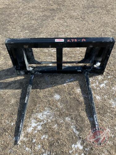 New 32" tine Walco Bale Spear Skidsteer Mount, K98