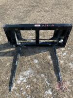 New 32" tine Walco Bale Spear Skidsteer Mount, K98