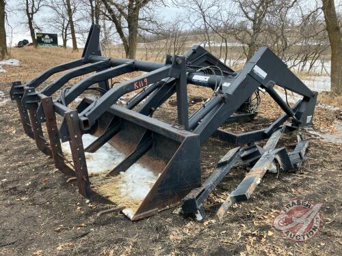 Ezee-On 2100 Loader w/ 7'bucket and grapple, K119