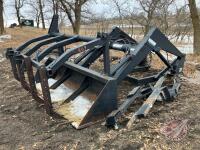 Ezee-On 2100 Loader w/ 7'bucket and grapple, K119